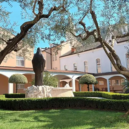 Paxora Sobe - * 모스타르